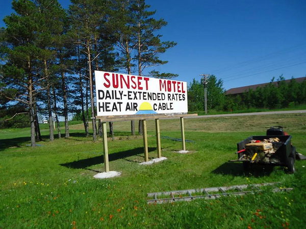 Sunset Motel - Real Estate Photo (newer photo)